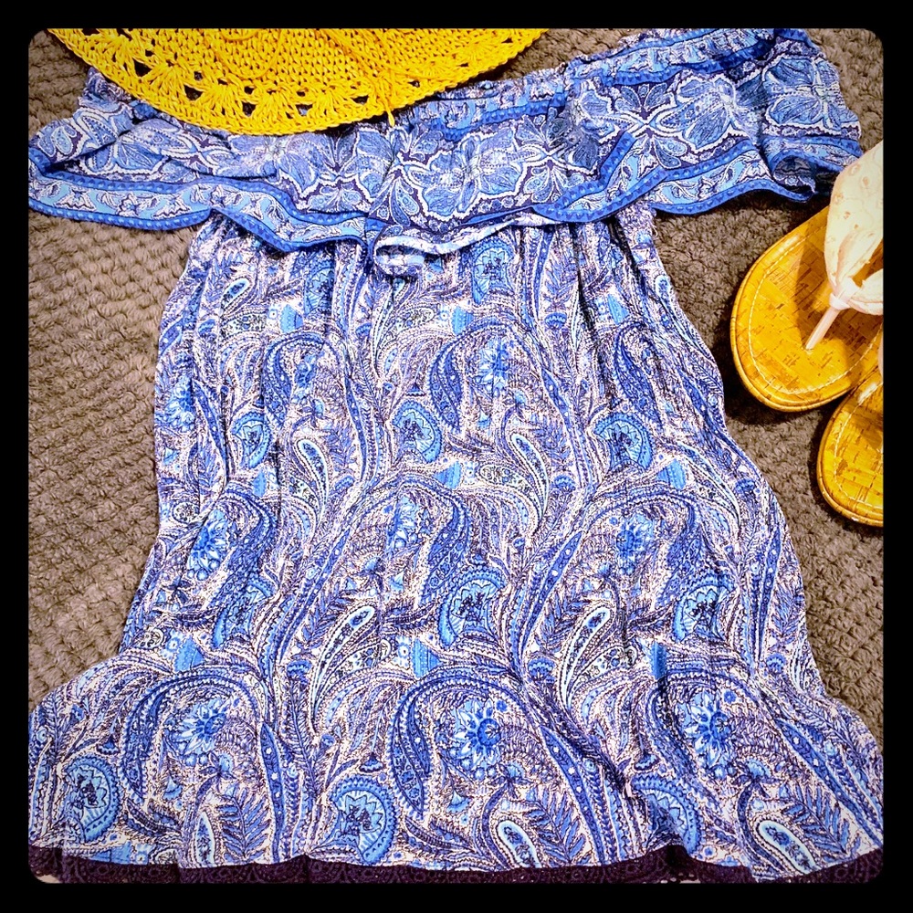 Off Shoulders Paisley Top
